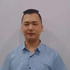 梁少童