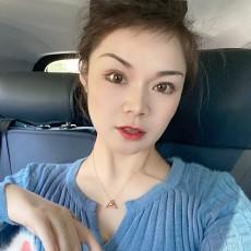 廉佳佳